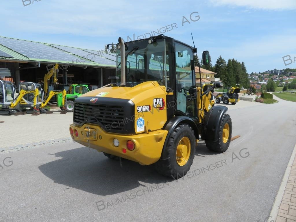 Chargeuse sur pneus CAT 906M