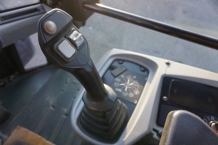 Chargeuse sur pneus CAT 906M