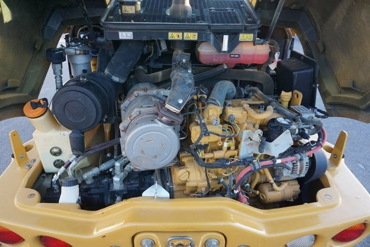 Chargeuse sur pneus CAT 906M