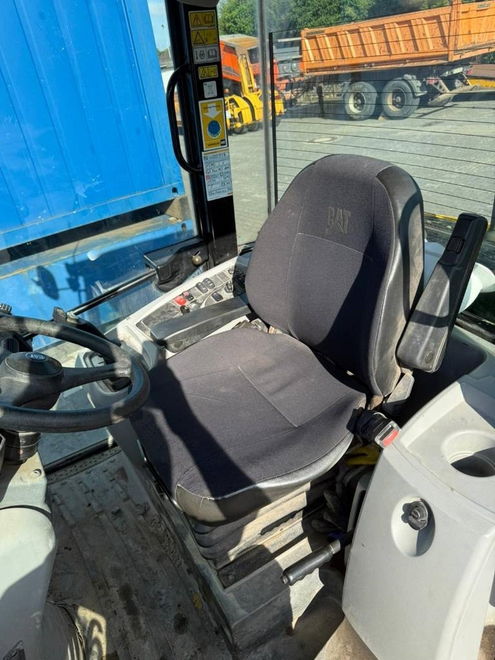 Chargeuse sur pneus CAT 906M 1831h