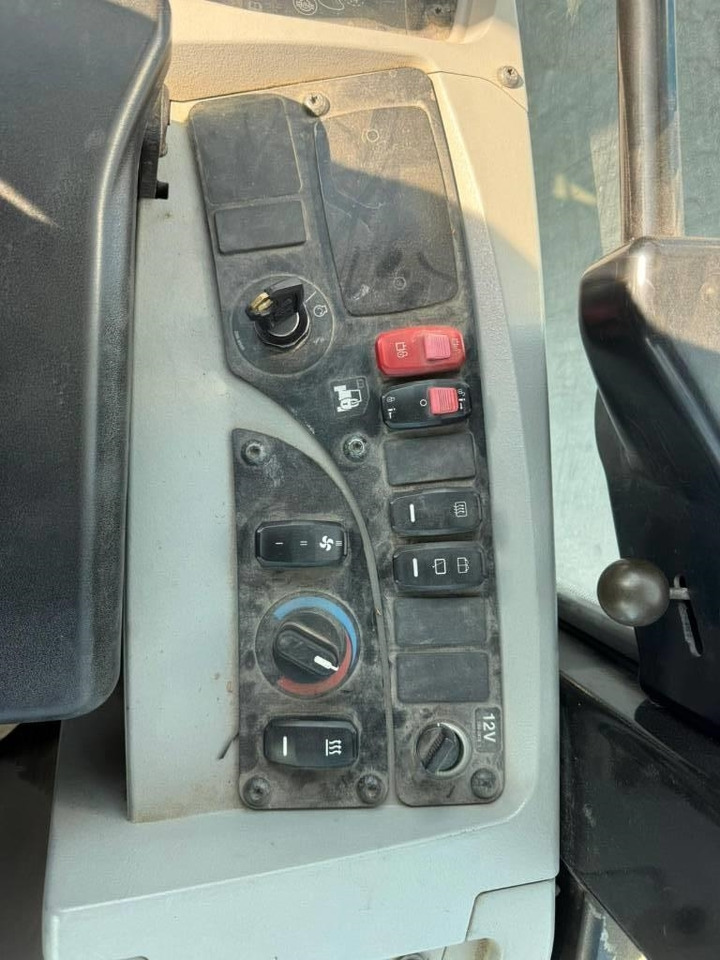 Chargeuse sur pneus CAT 906M 1831h