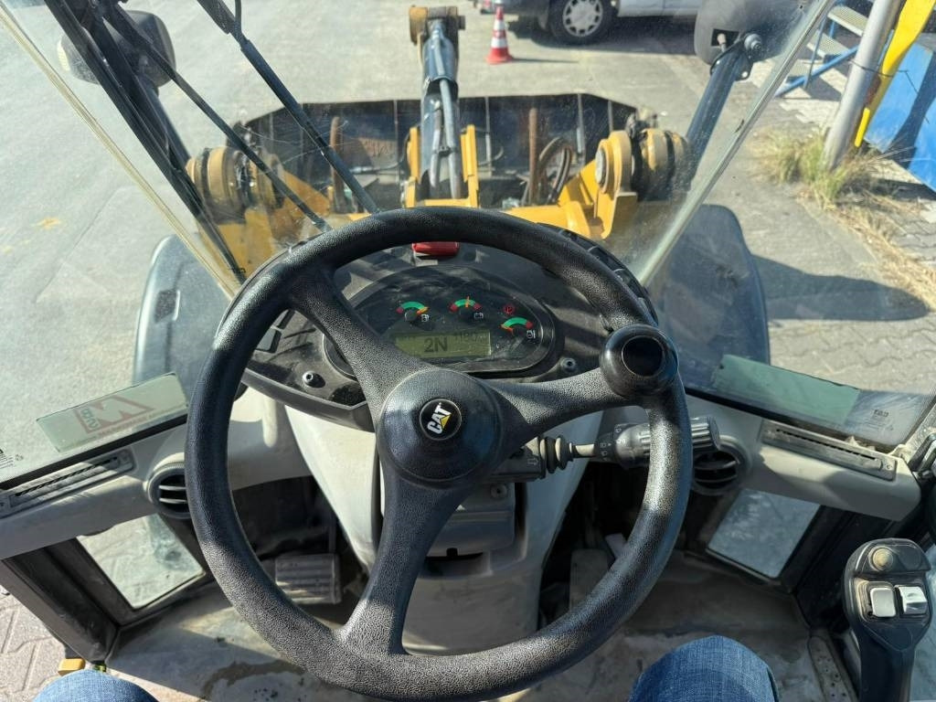 Chargeuse sur pneus CAT 906M 1831h