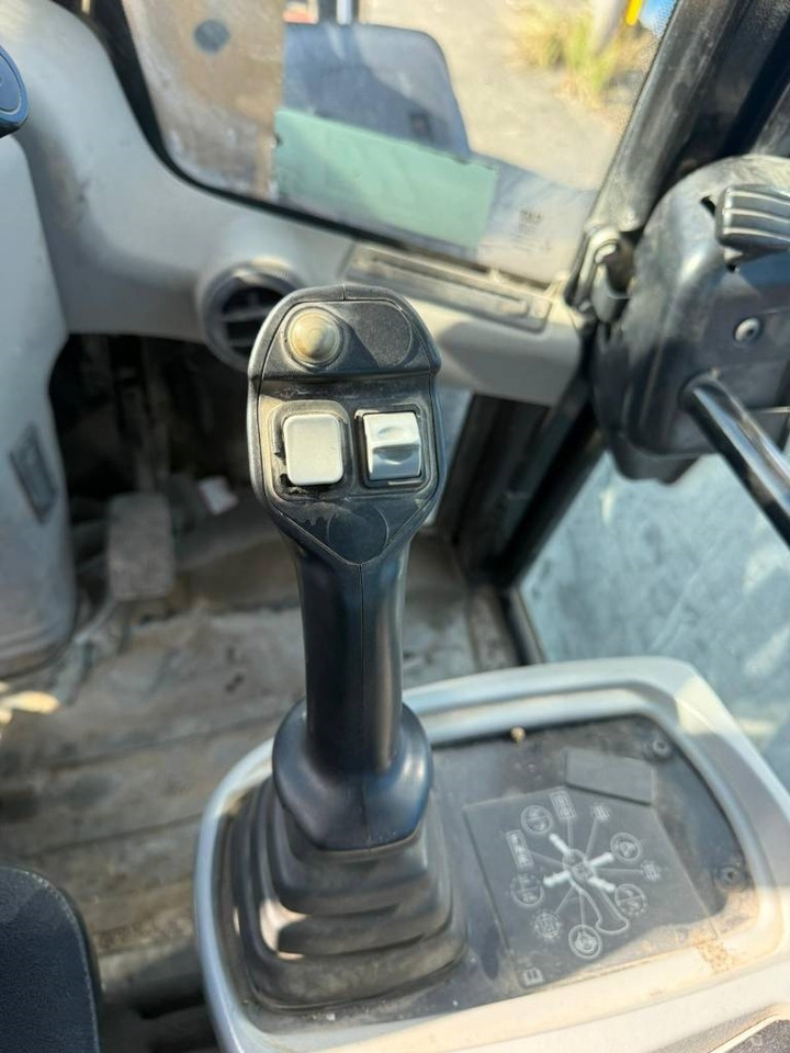 Chargeuse sur pneus CAT 906M 1831h