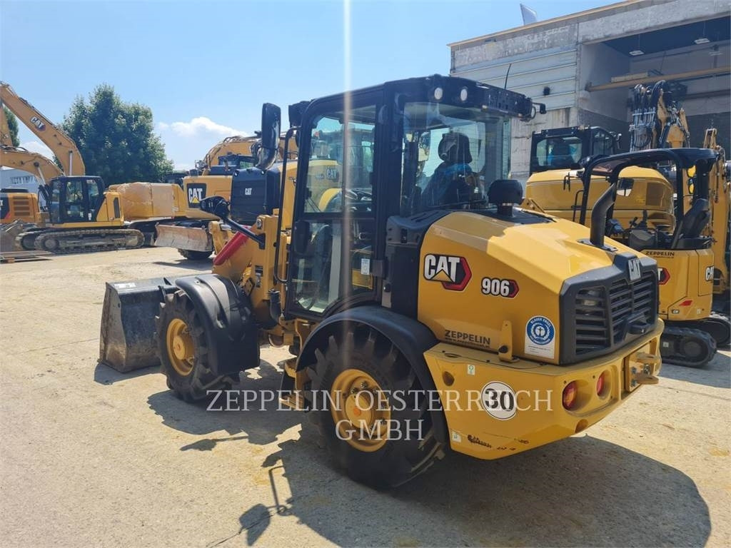 Chargeuse sur pneus CAT 906-14