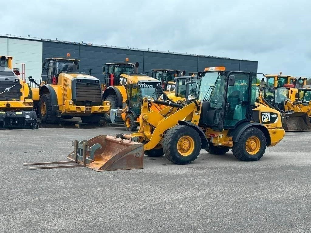 Chargeuse sur pneus CAT 906 H 2