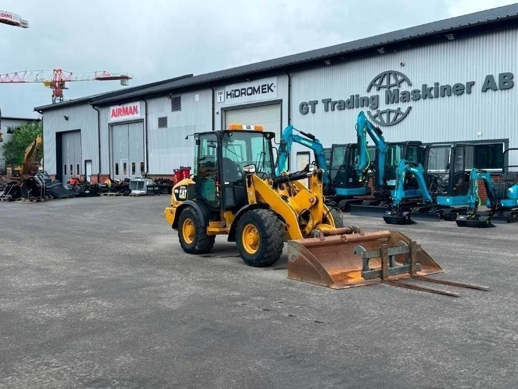 Chargeuse sur pneus CAT 906 H 2