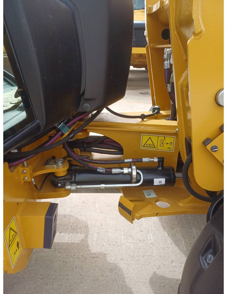 Chargeuse sur pneus CAT 906 M