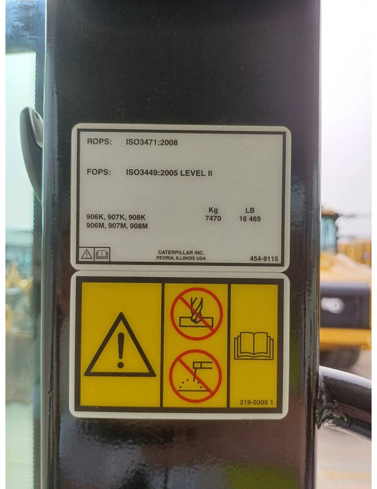 Chargeuse sur pneus CAT 906 M