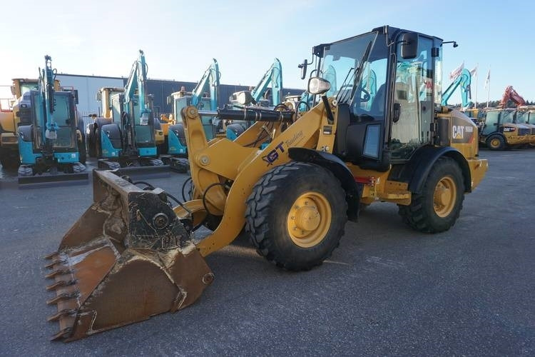 Chargeuse sur pneus CAT 906 M