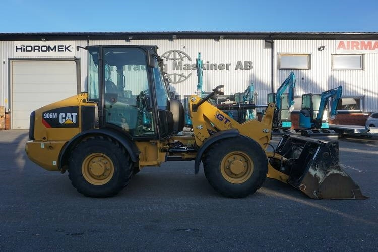 Chargeuse sur pneus CAT 906 M