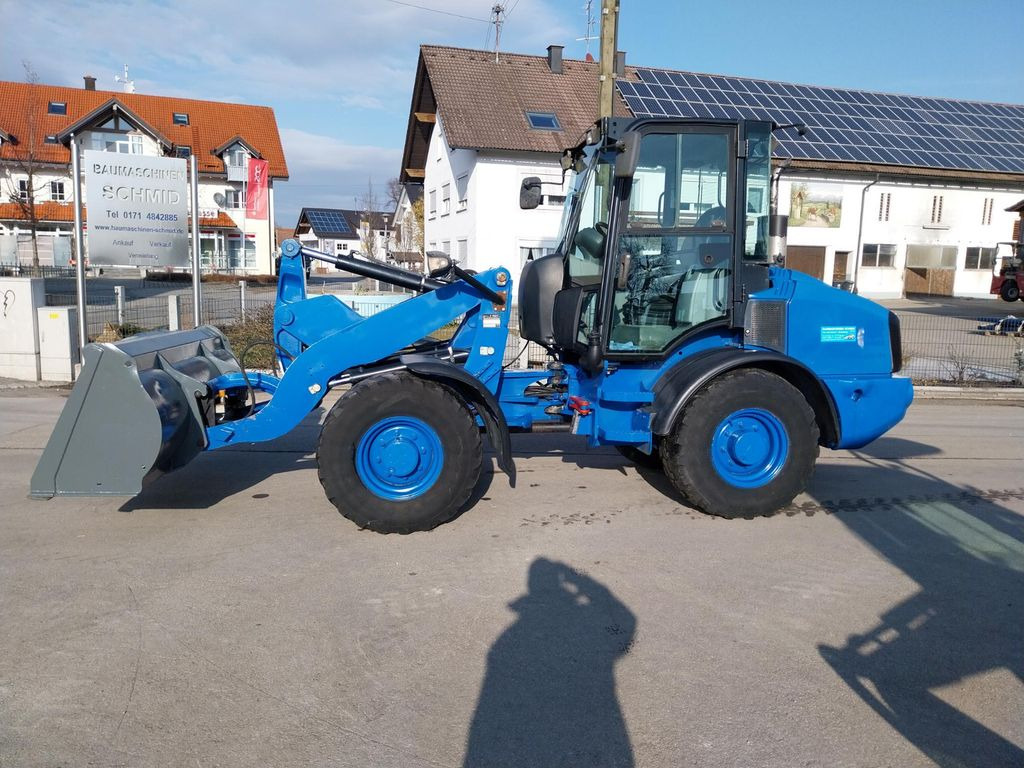 Chargeuse sur pneus CAT 907H