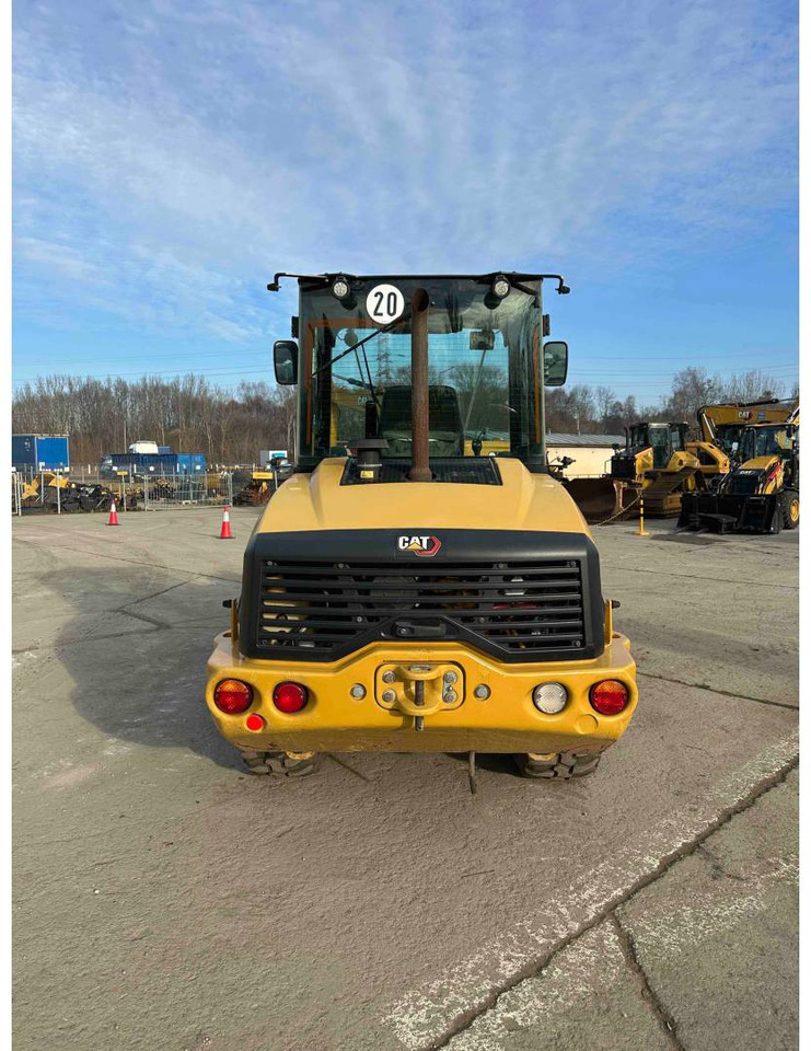 Chargeuse sur pneus CAT 907M