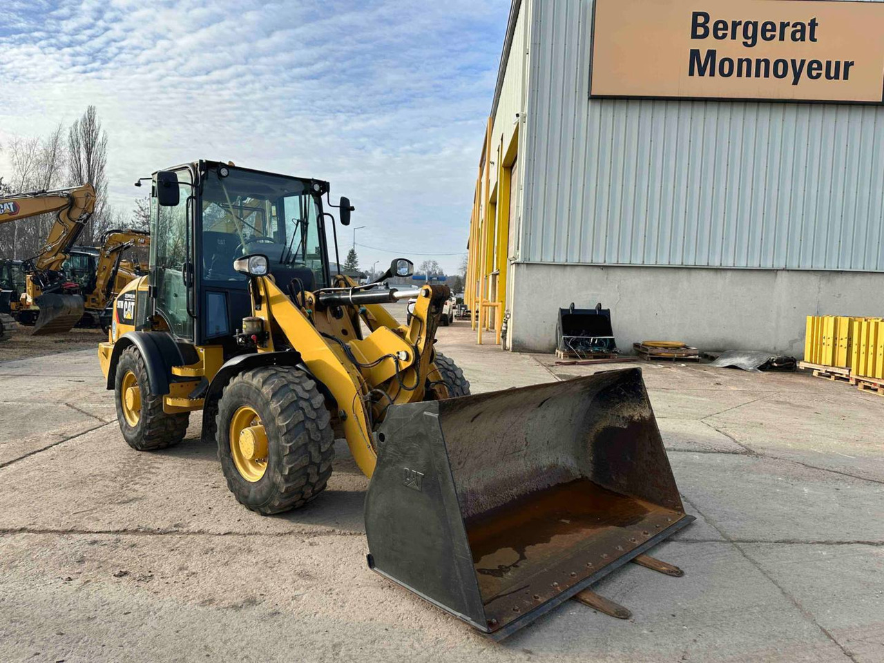 Chargeuse sur pneus CAT 907M