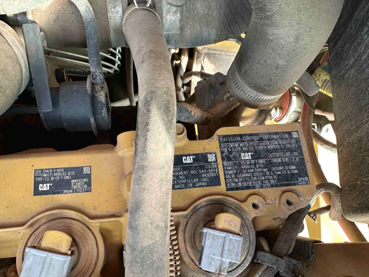 Chargeuse sur pneus CAT 907M