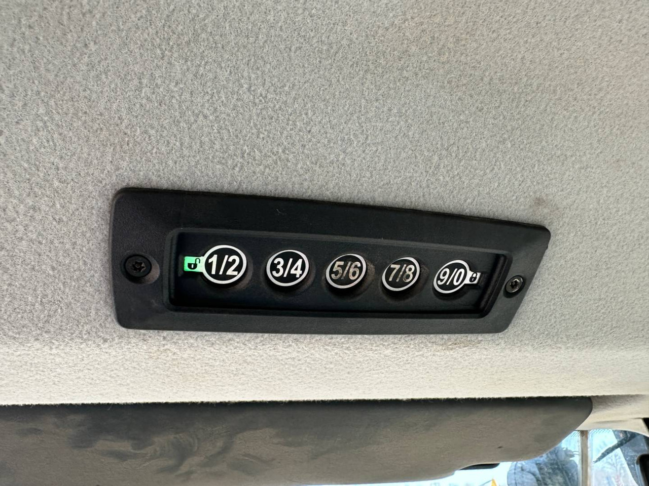 Chargeuse sur pneus CAT 907M