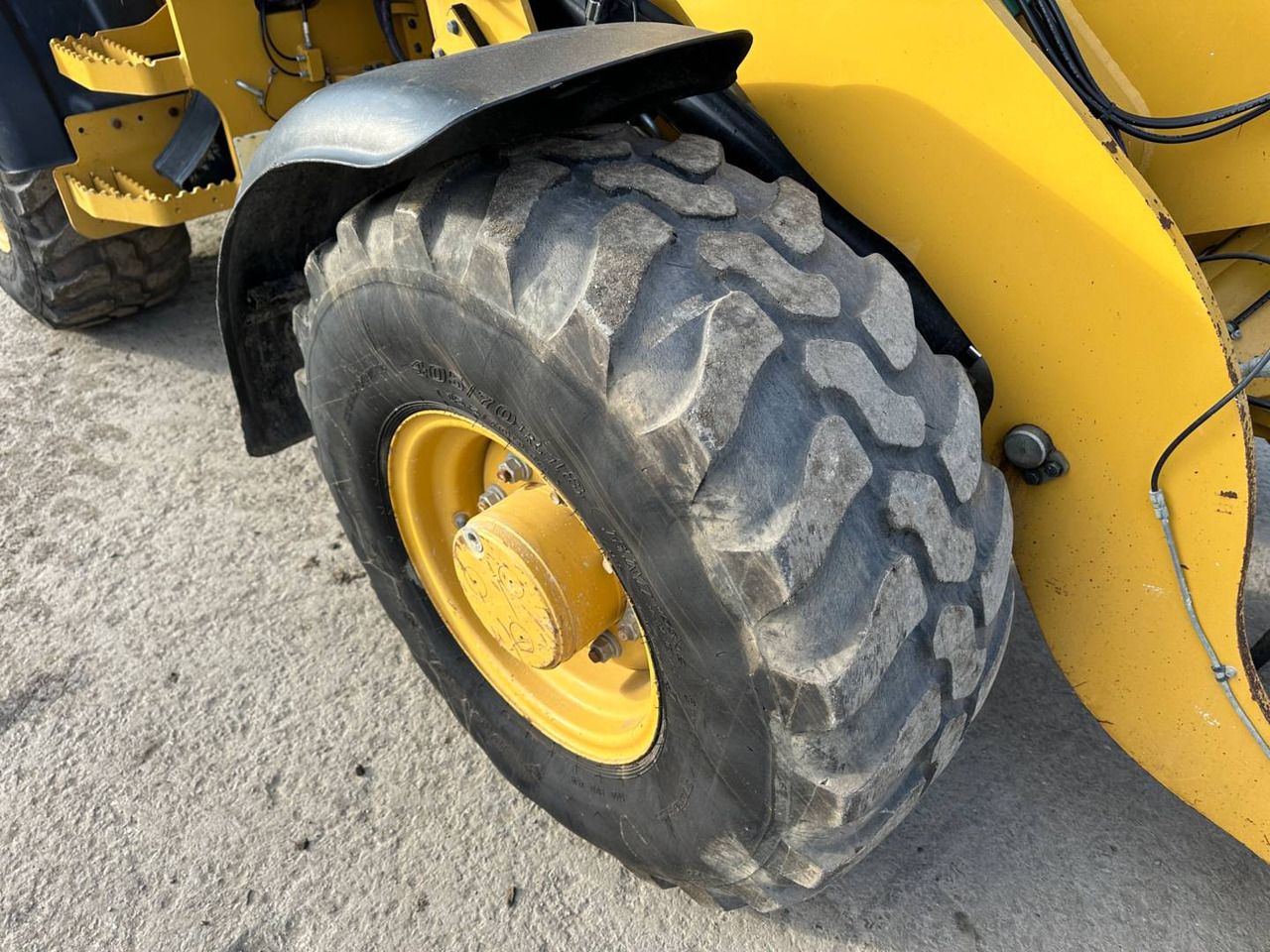 Chargeuse sur pneus CAT 907M