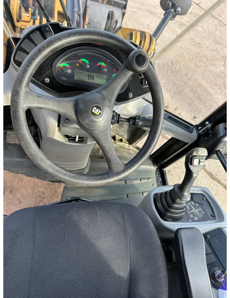 Chargeuse sur pneus CAT 907M