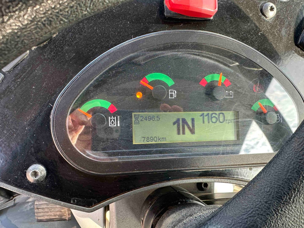 Chargeuse sur pneus CAT 907M