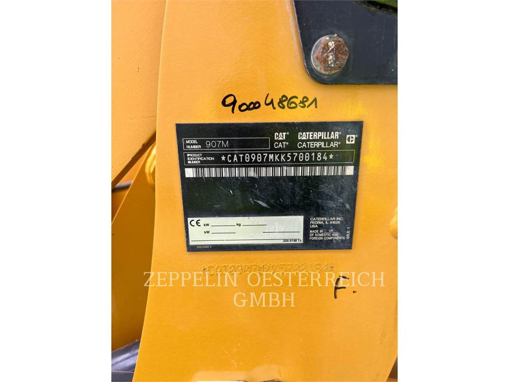 Chargeuse sur pneus CAT 907M