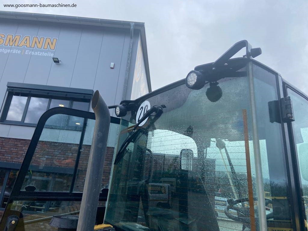 Chargeuse sur pneus CAT 907 M