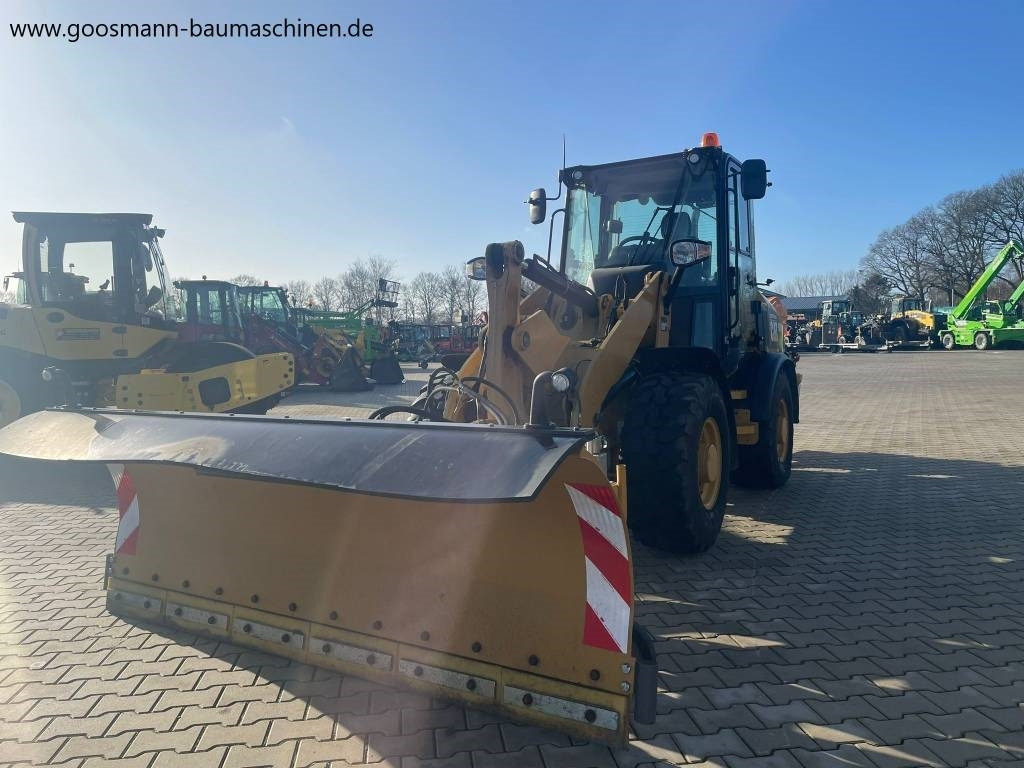 Chargeuse sur pneus CAT 907 M