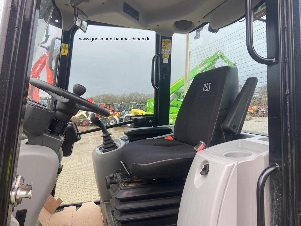 Chargeuse sur pneus CAT 907 M