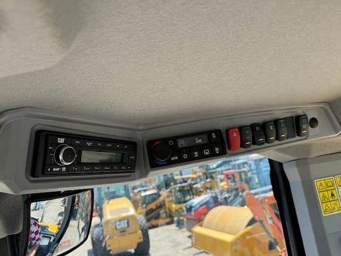 Chargeuse sur pneus CAT 908