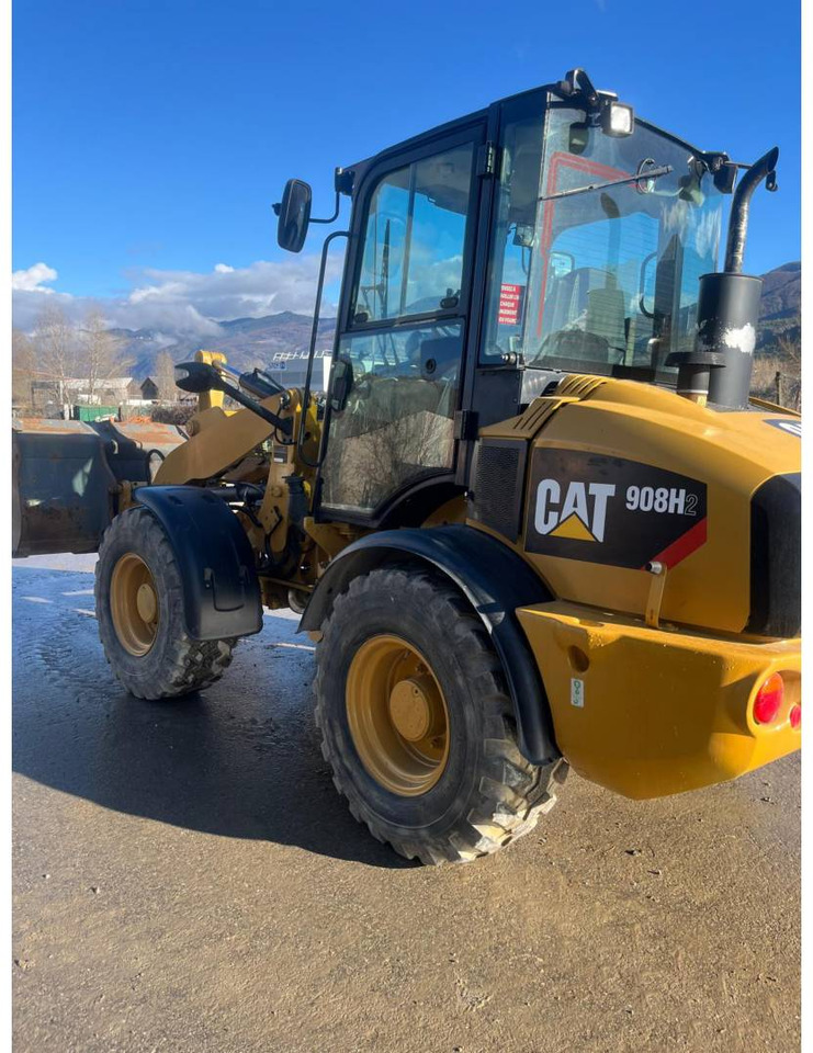 Chargeuse sur pneus CAT 908