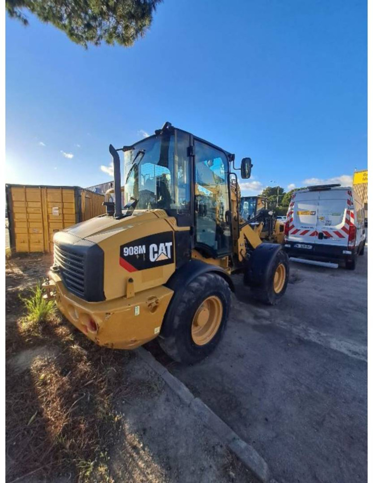 Chargeuse sur pneus CAT 908M