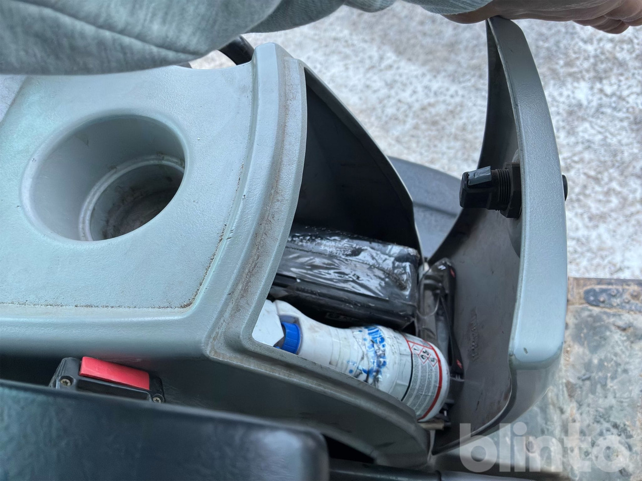 Chargeuse sur pneus CAT 908M