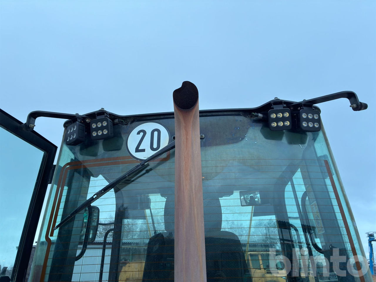 Chargeuse sur pneus CAT 908M