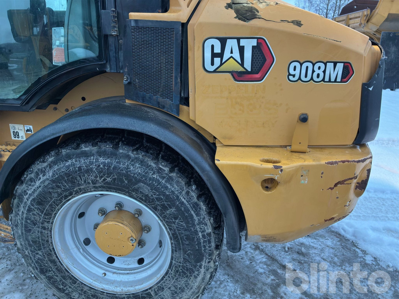 Chargeuse sur pneus CAT 908M