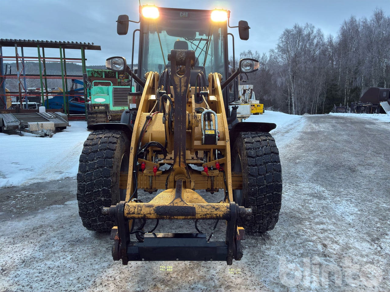 Chargeuse sur pneus CAT 908M