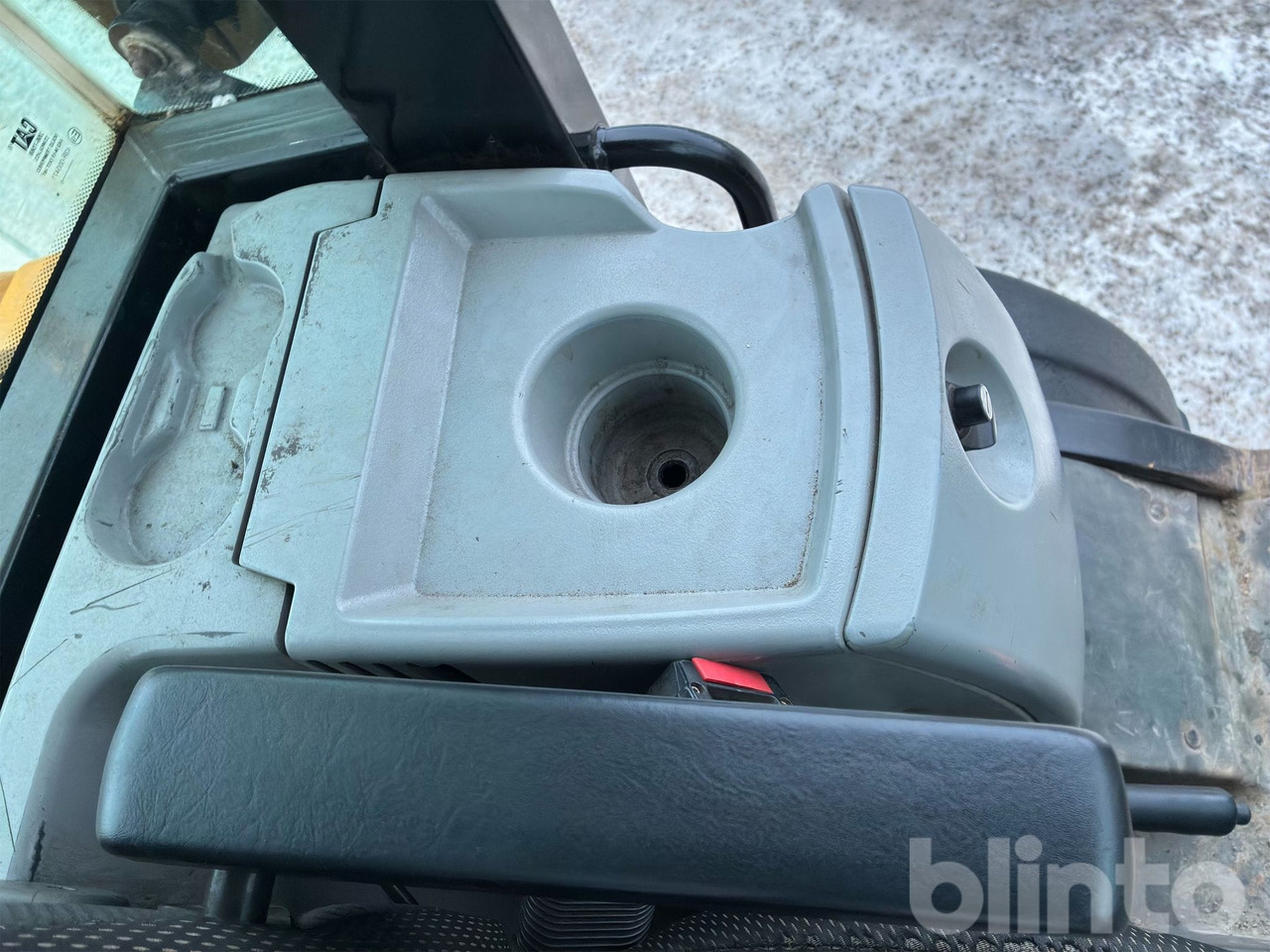 Chargeuse sur pneus CAT 908M