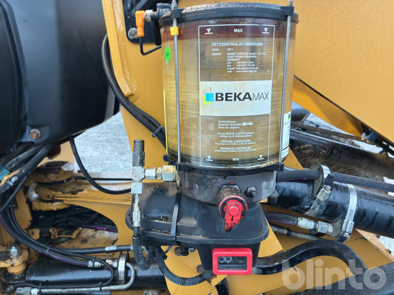 Chargeuse sur pneus CAT 908M