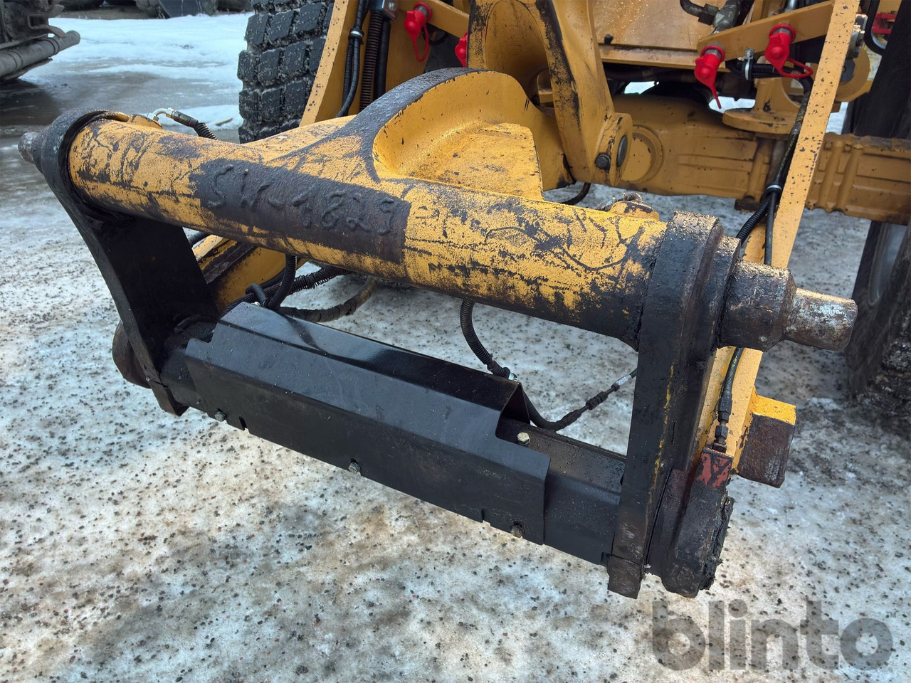 Chargeuse sur pneus CAT 908M