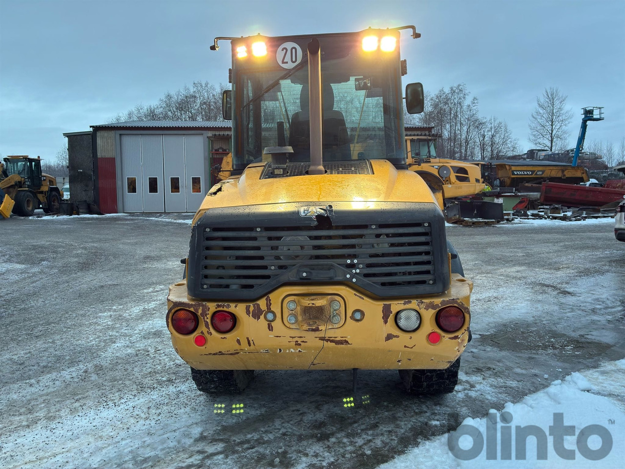 Chargeuse sur pneus CAT 908M