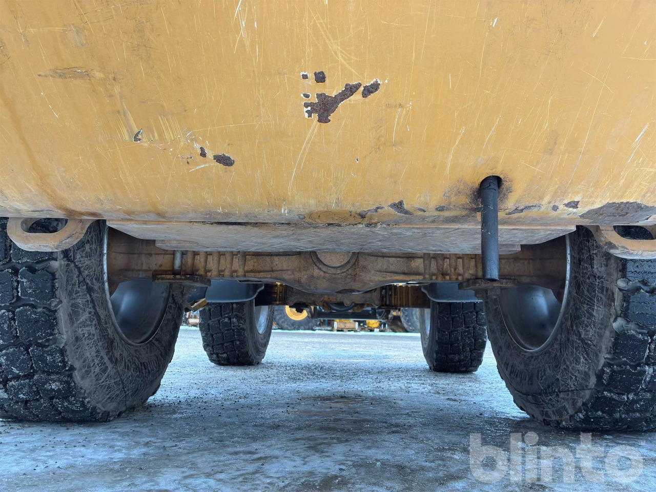 Chargeuse sur pneus CAT 908M