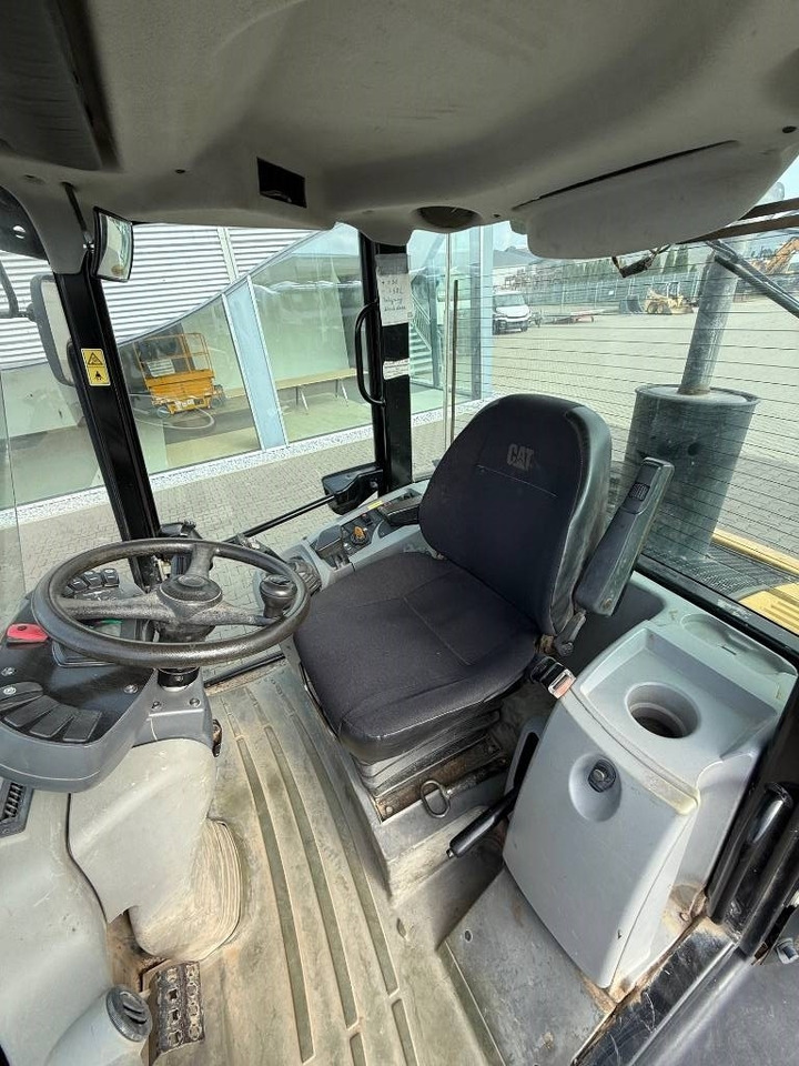 Chargeuse sur pneus CAT 908 H