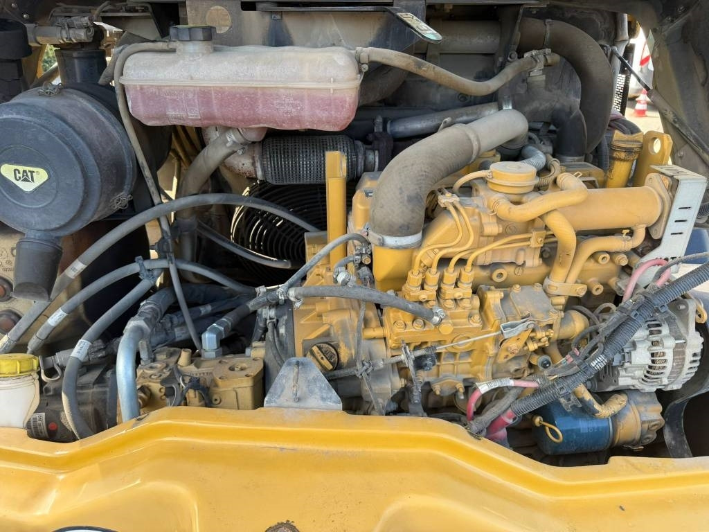 Chargeuse sur pneus CAT 908 H 2