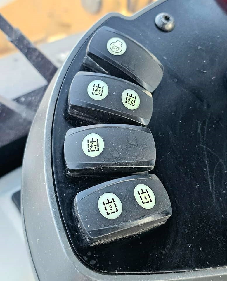 Chargeuse sur pneus CAT 908 H 2