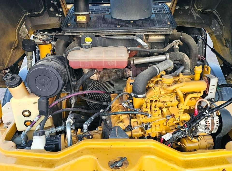 Chargeuse sur pneus CAT 908 H 2