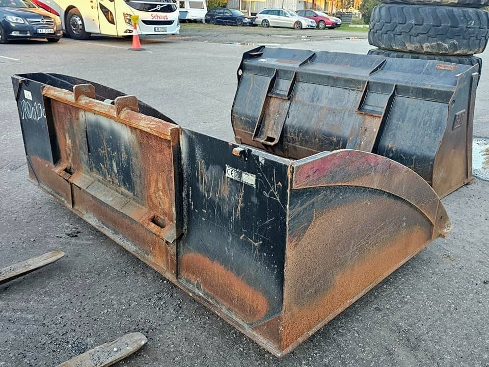 Chargeuse sur pneus CAT 908 H 2