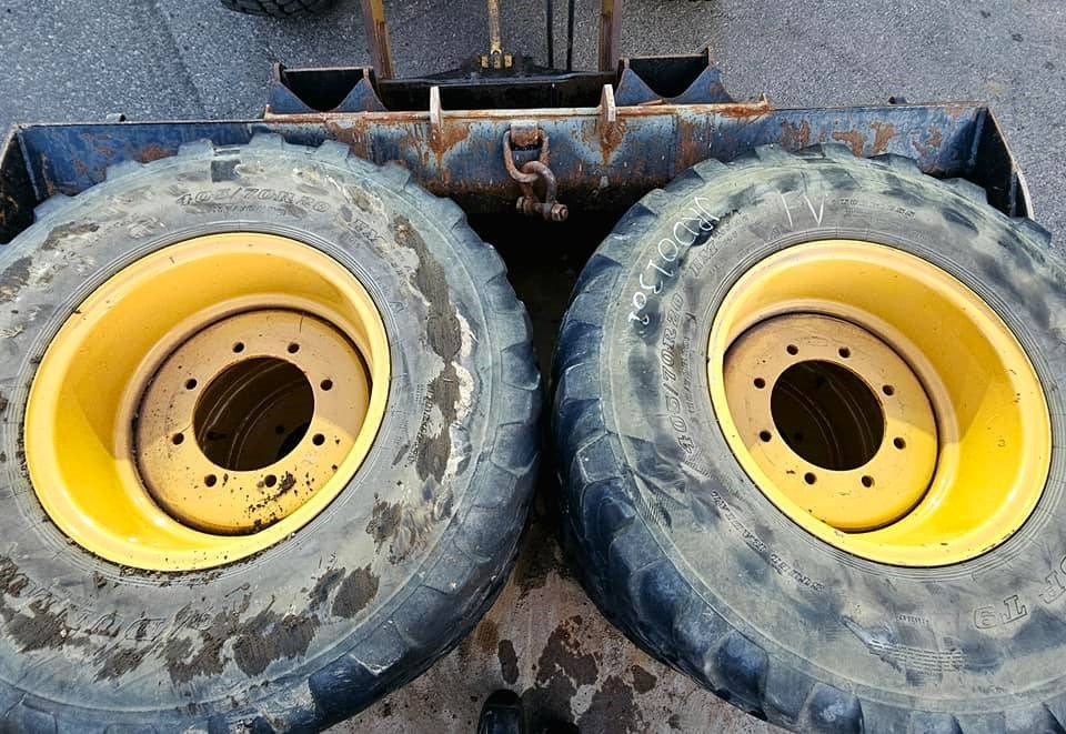 Chargeuse sur pneus CAT 908 H 2