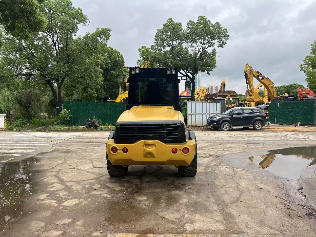 Chargeuse sur pneus CAT 910M