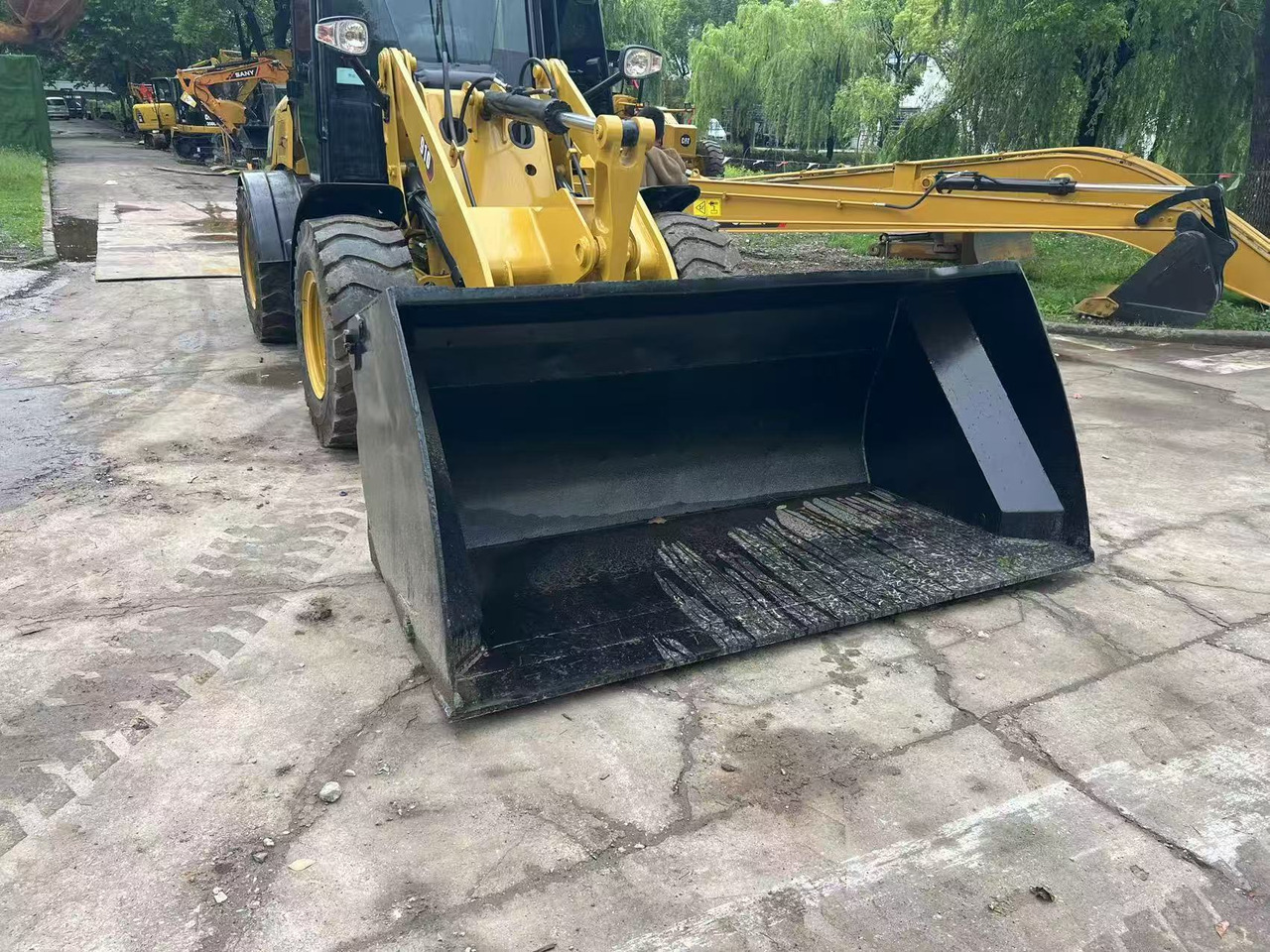 Chargeuse sur pneus CAT 910M