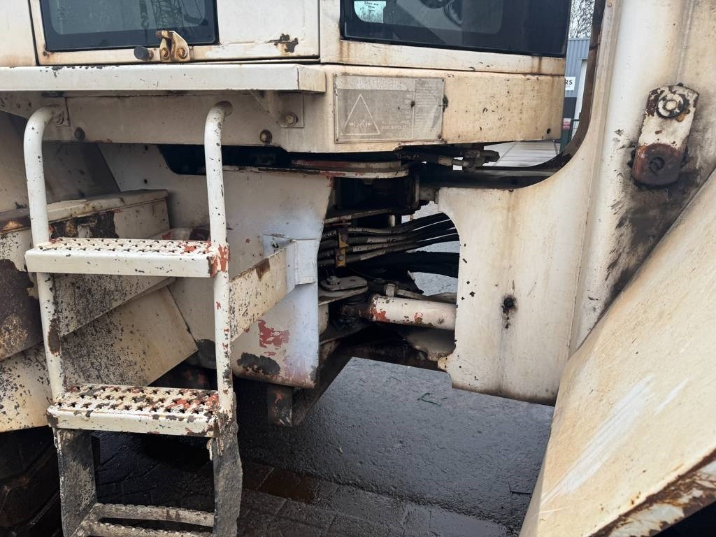 Chargeuse sur pneus CAT 914 G