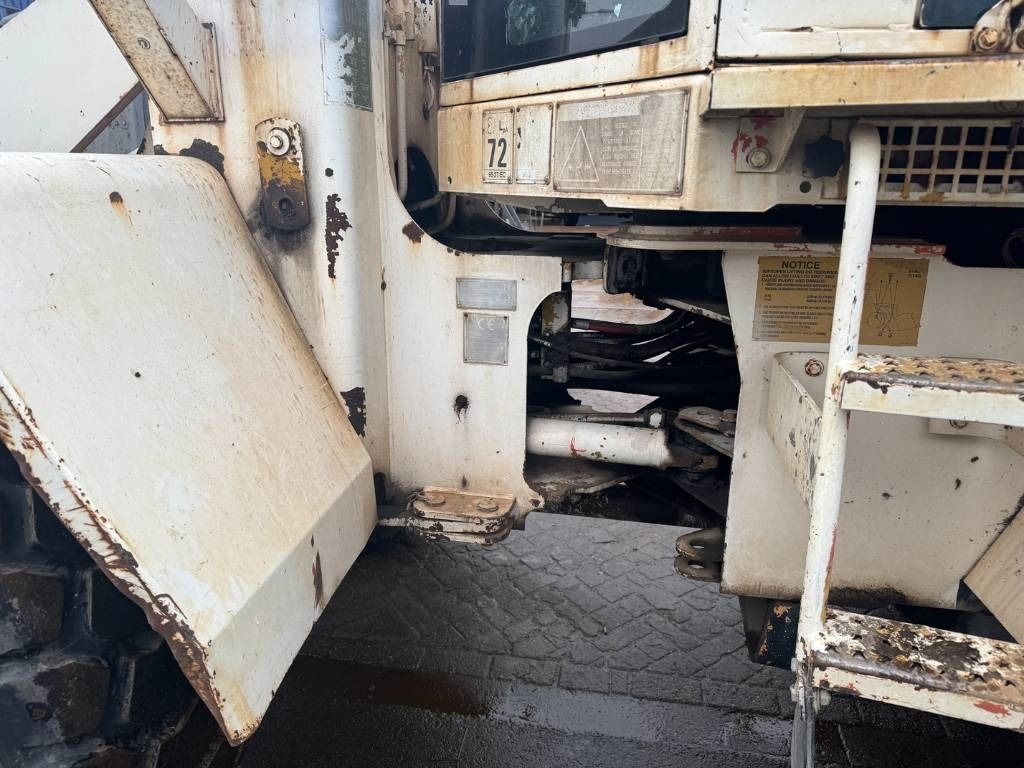 Chargeuse sur pneus CAT 914 G