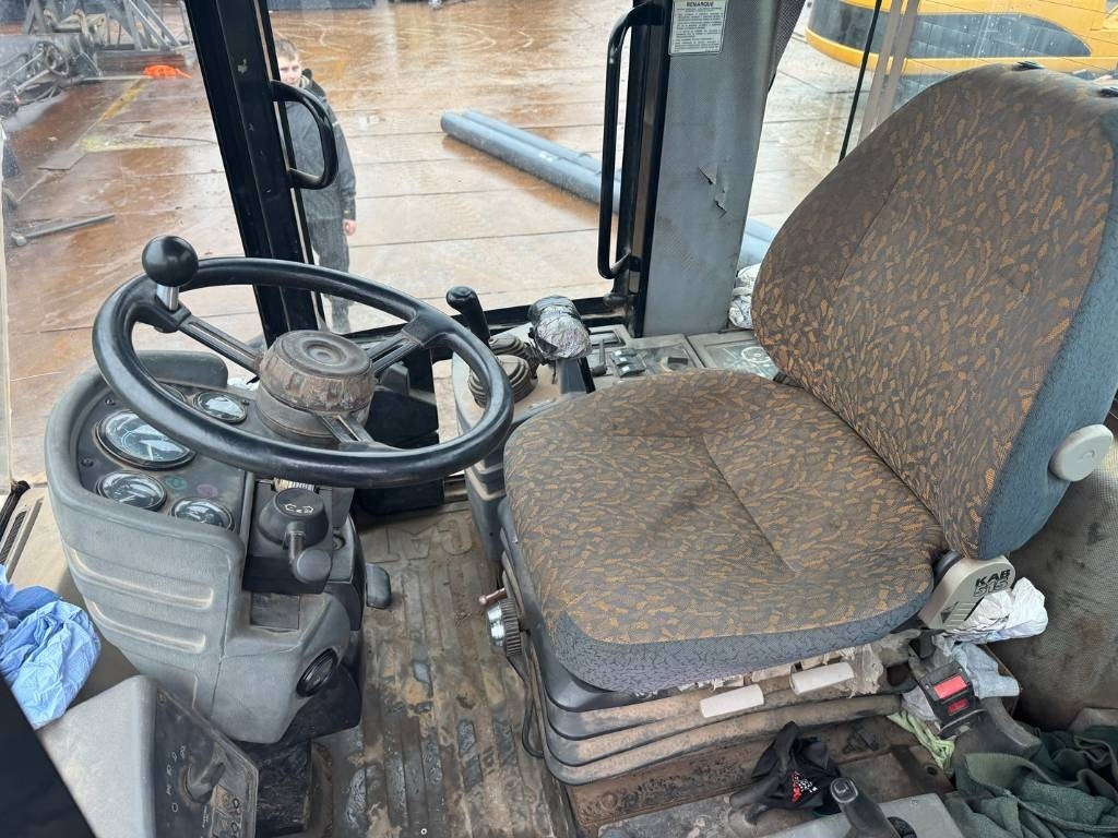 Chargeuse sur pneus CAT 914 G