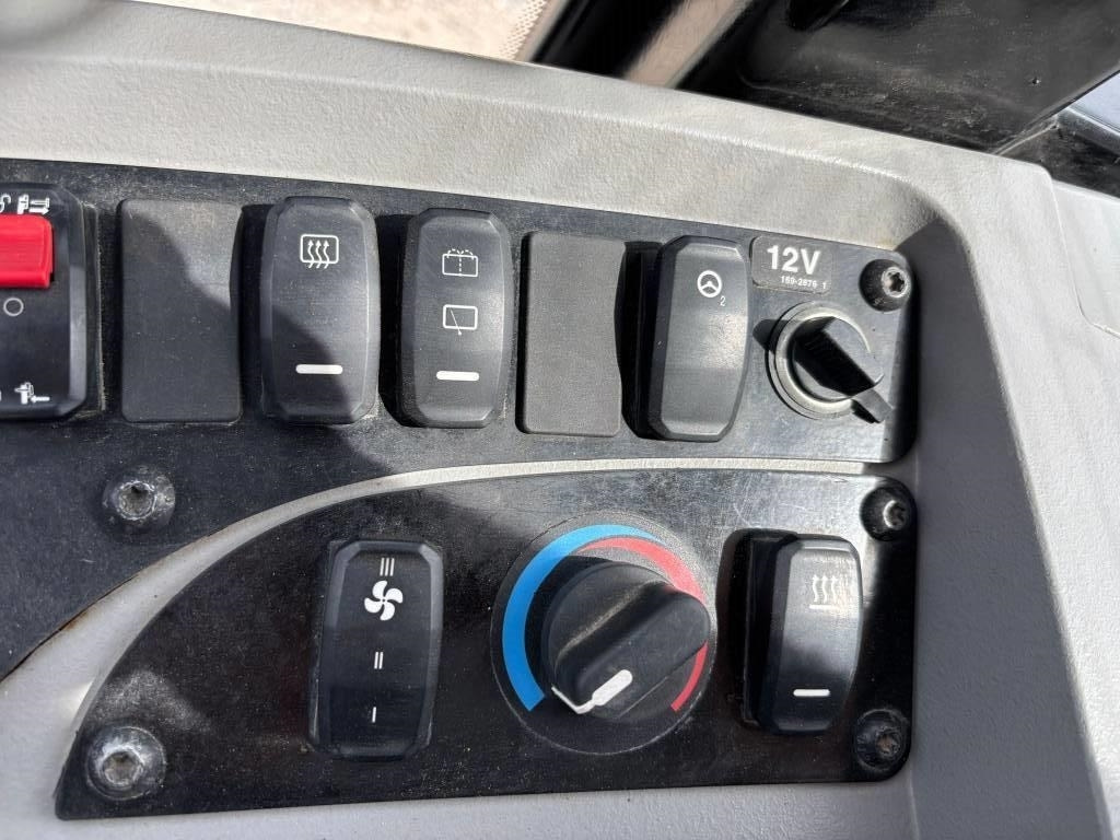 Chargeuse sur pneus CAT 918 M